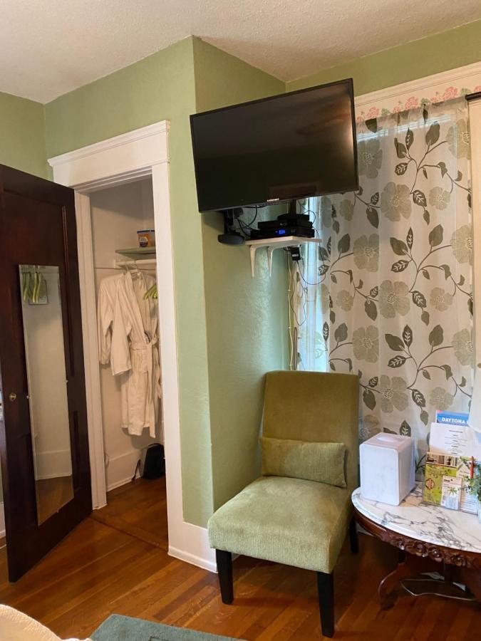 Ms. Maggie'S South Country Inn Daytona Beach Bagian luar foto