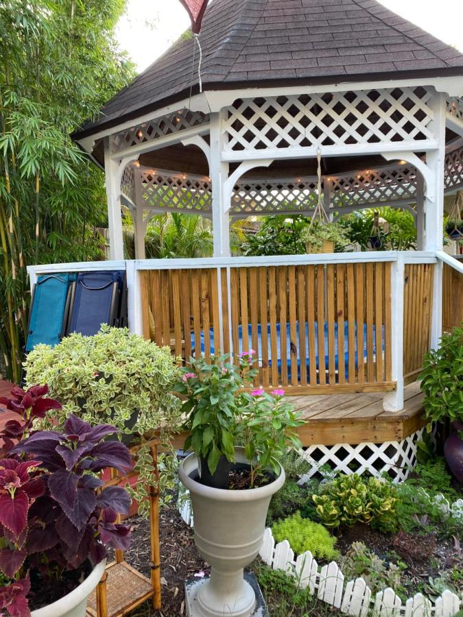 Ms. Maggie'S South Country Inn Daytona Beach Bagian luar foto